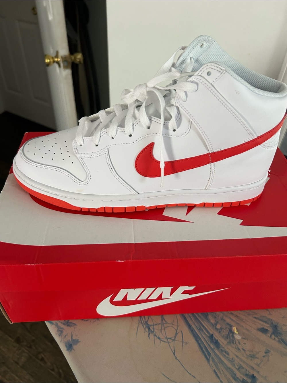 Nike Men’s White and Red Mid-Top Sneakers